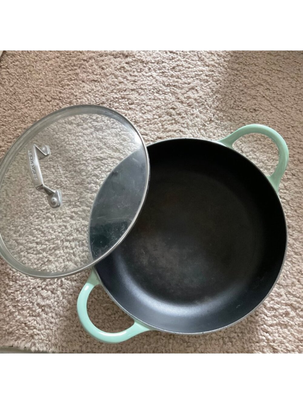 Le Creuset Signature Cast Iron11-Inch cool mint green Pan Glass Lid Dark inside